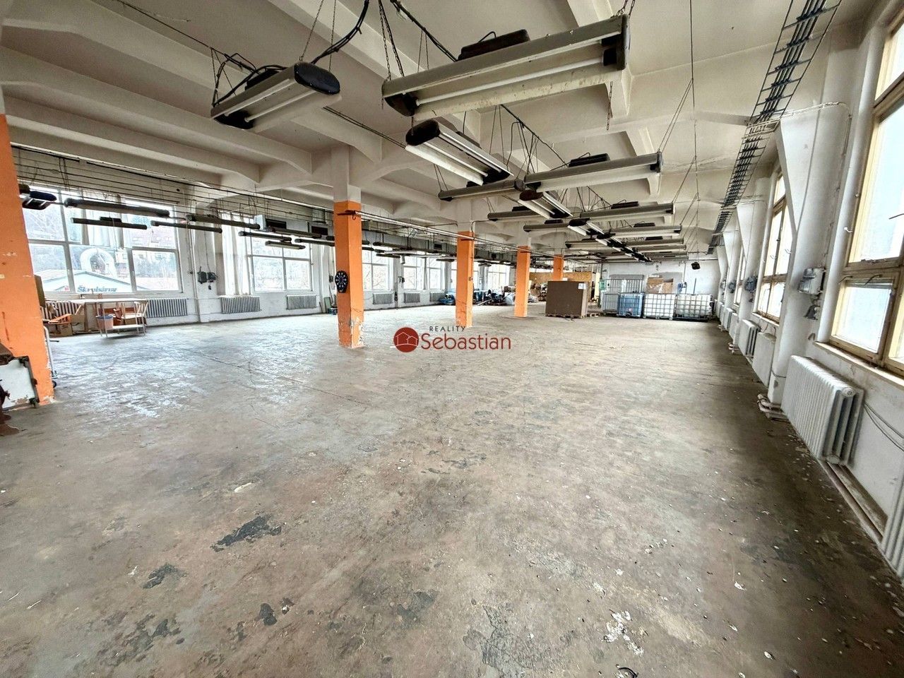 Pronájem komerčního prostoru 1000 m² - foto 4