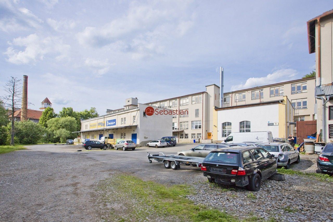 Pronájem komerčního prostoru 1000 m² - foto 6