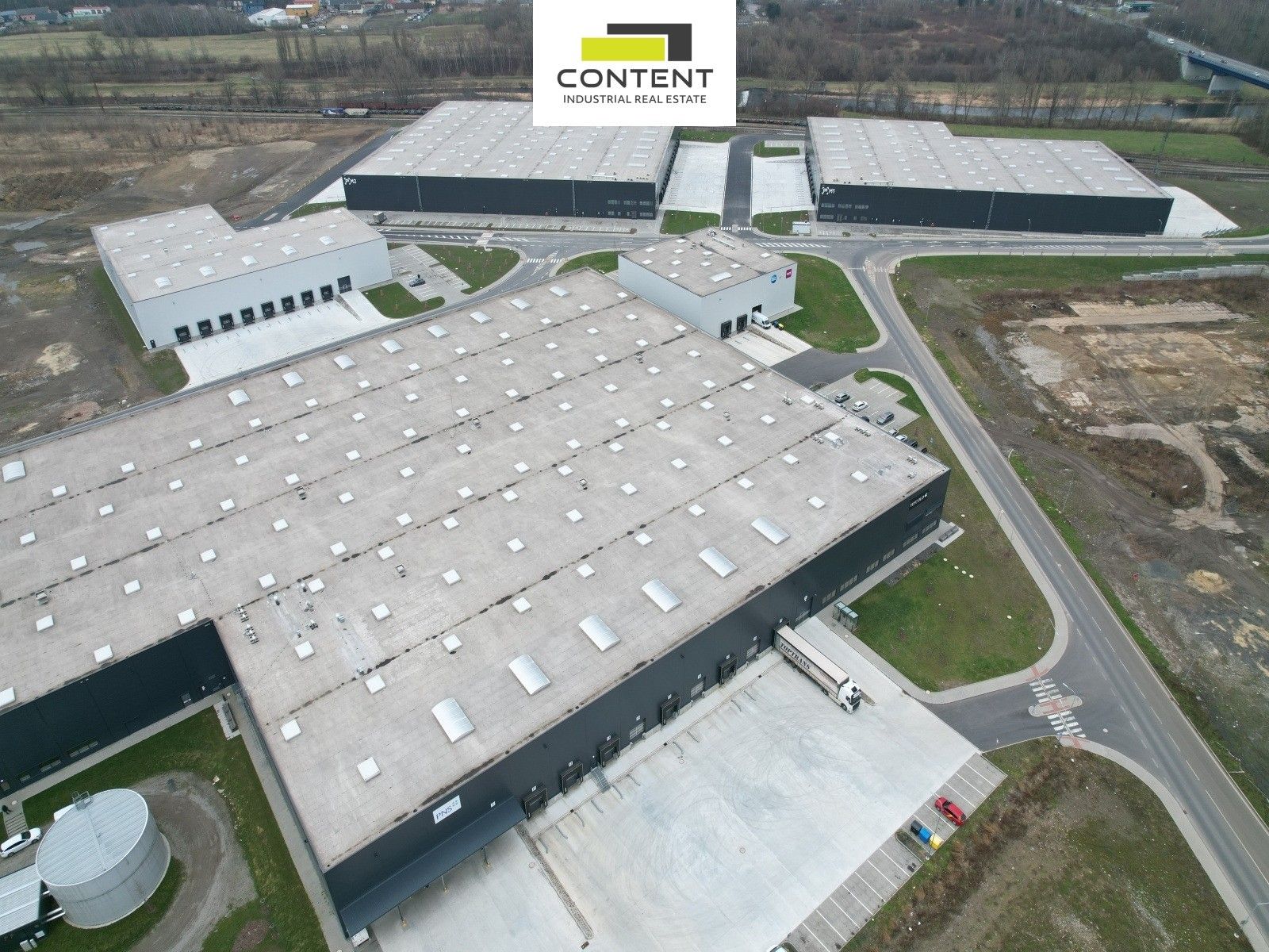 Pronájem komerčního prostoru 1315 m² - foto 9