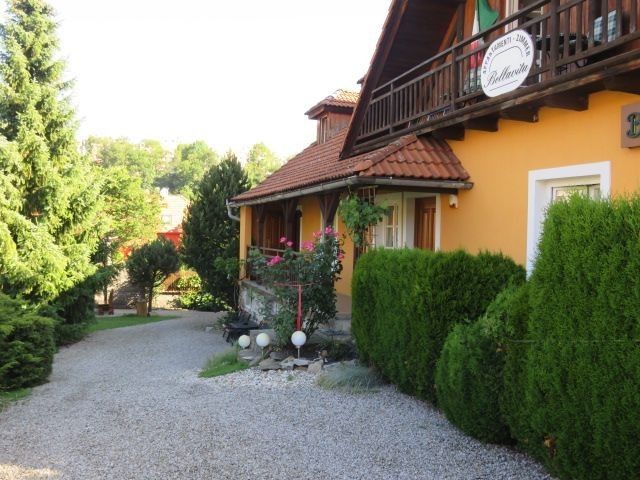 Prodej nemovitosti 320 m² - foto 1