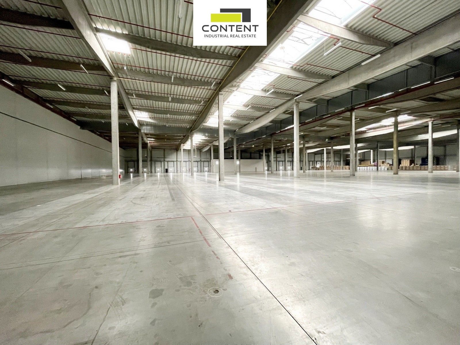 Pronájem komerčního prostoru 10000 m² - foto 1