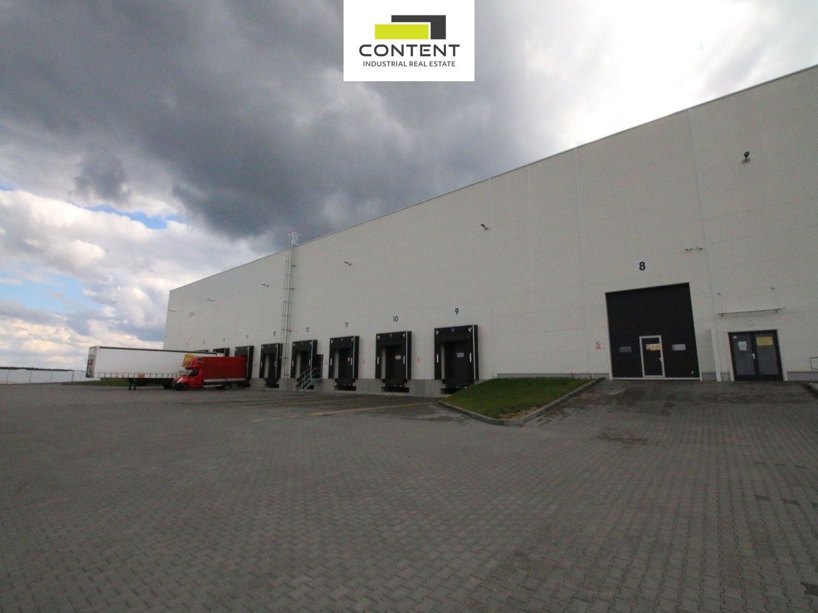 Pronájem komerčního prostoru 10000 m² - foto 12