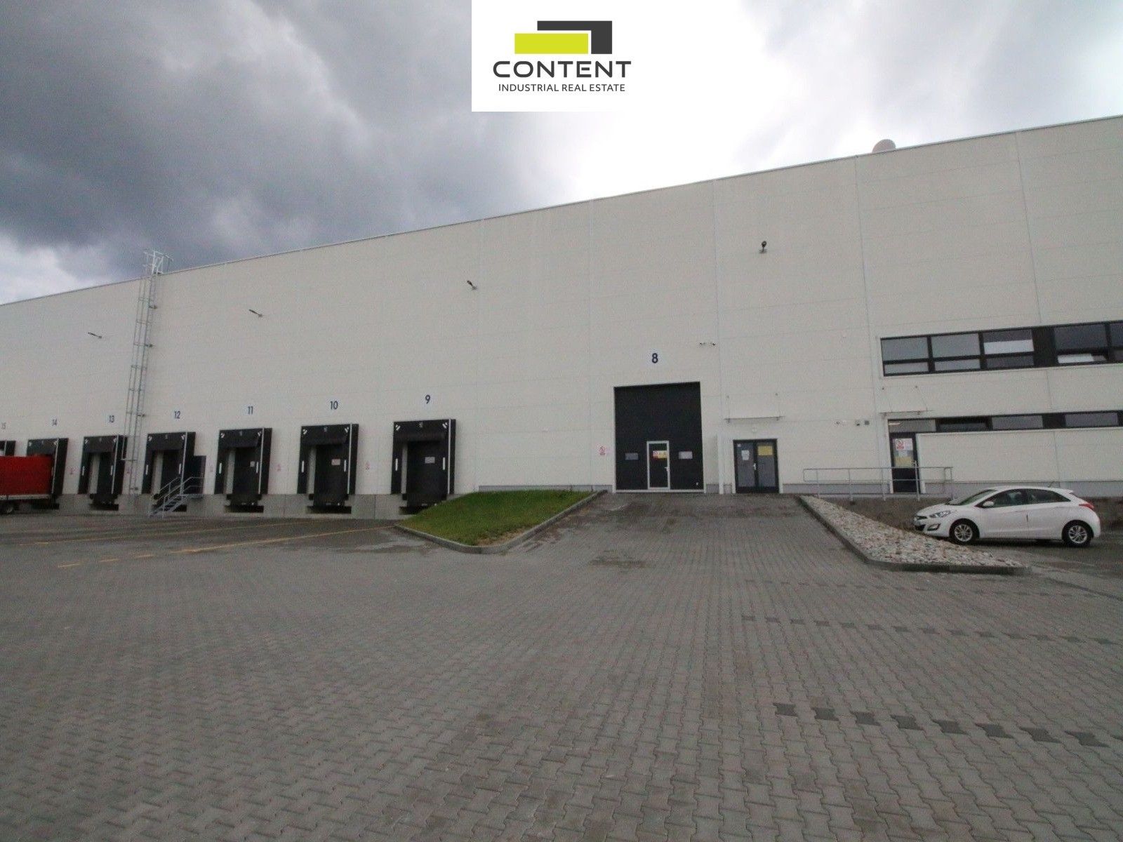 Pronájem komerčního prostoru 10000 m² - foto 11