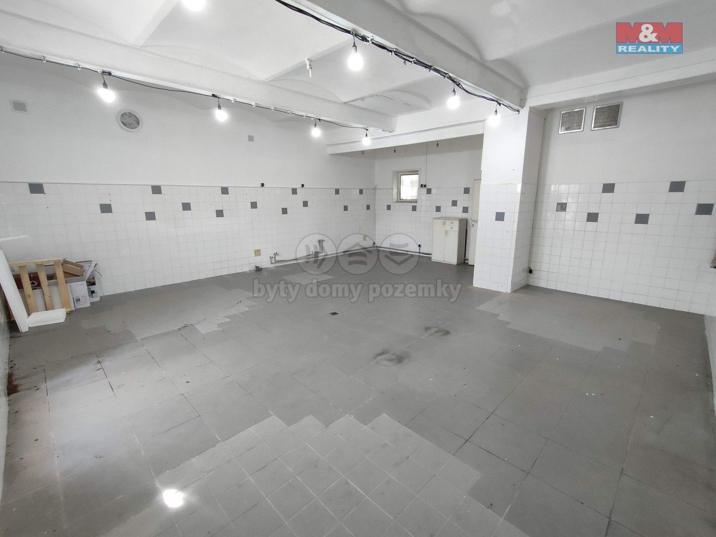 Pronájem komerčního prostoru 57 m² - foto 1