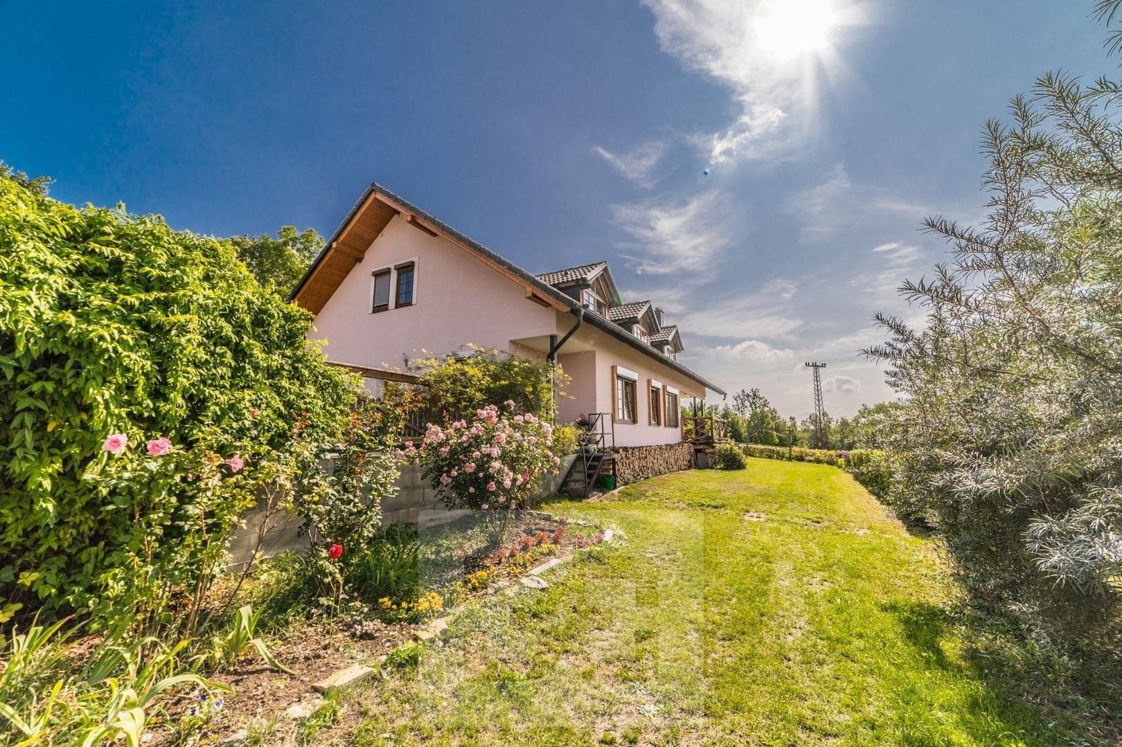 Prodej domu 400 m² - foto 1