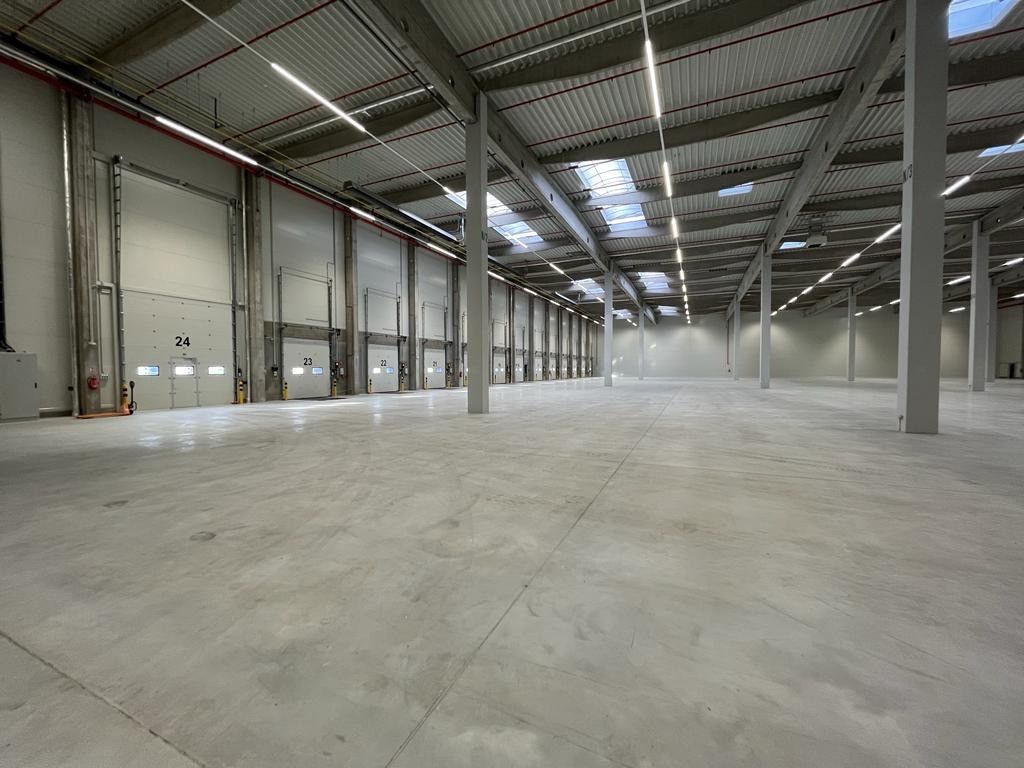 Pronájem komerčního prostoru 3000 m² - foto 1
