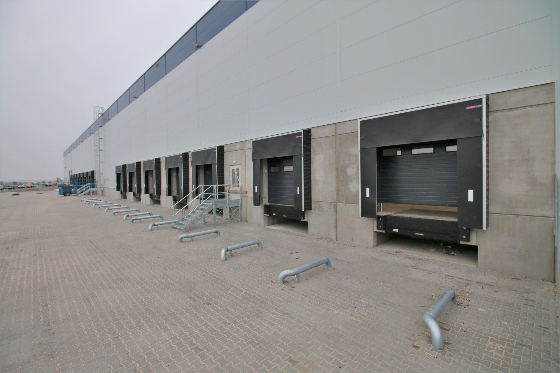 Pronájem komerčního prostoru 3000 m² - foto 2