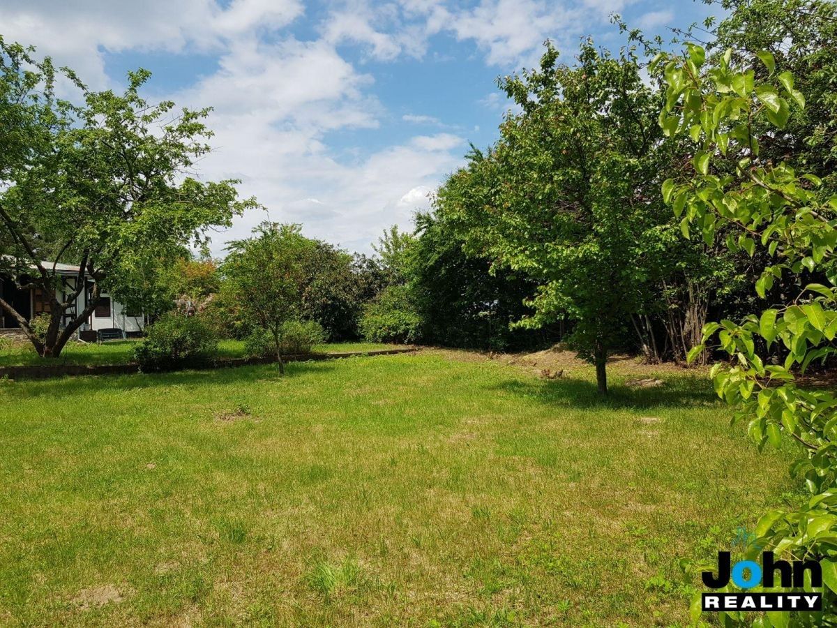 Prodej pozemku 884 m² - foto 1