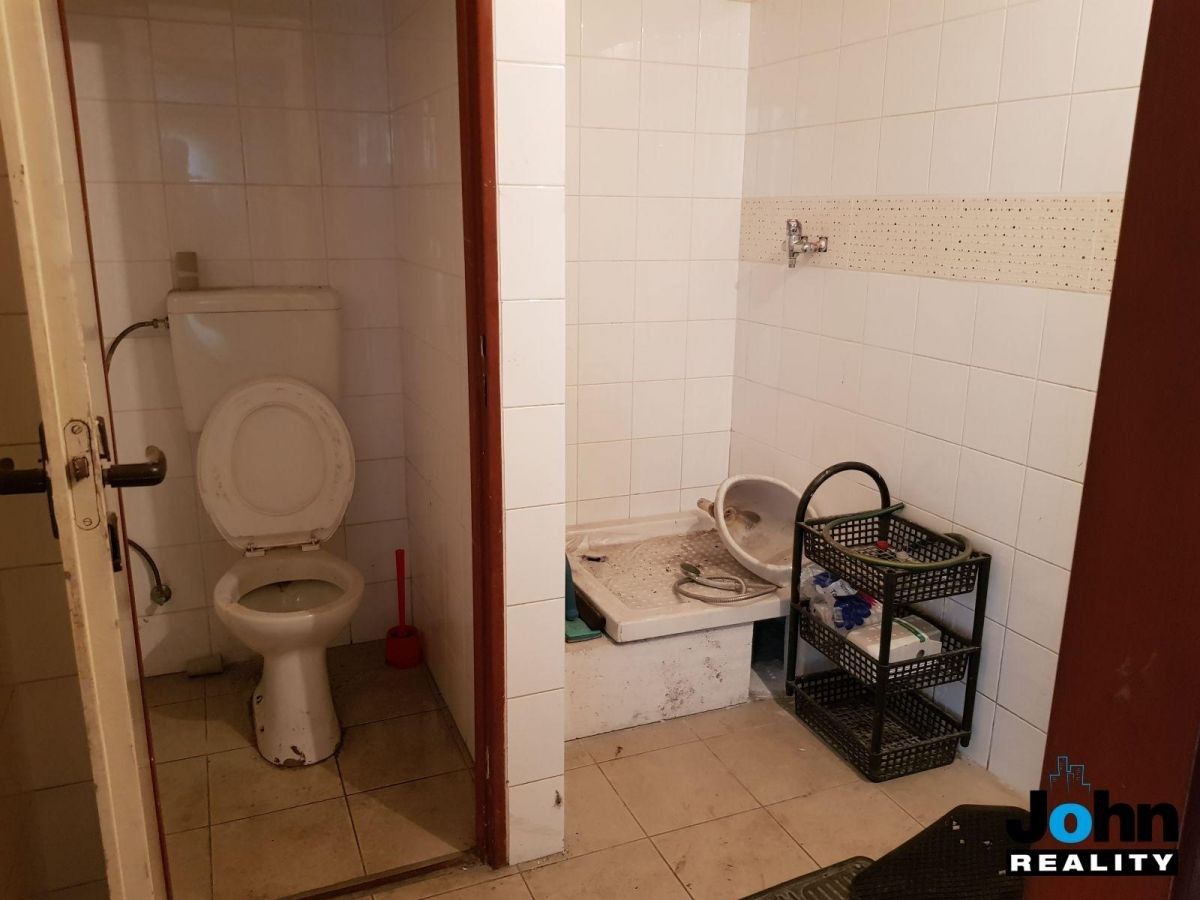 Pronájem komerčního prostoru 730 m² - foto 16