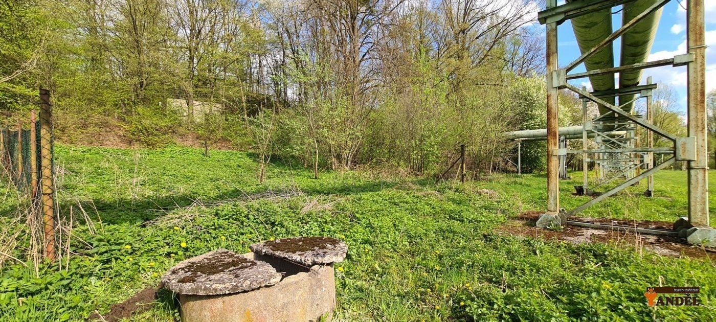 Prodej pozemku 950 m² - foto 1