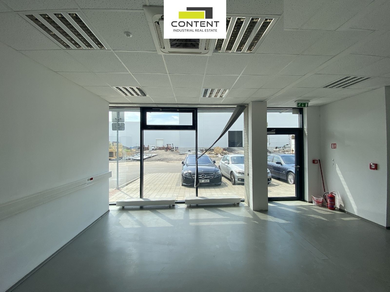 Pronájem komerčního prostoru 576 m² - foto 1