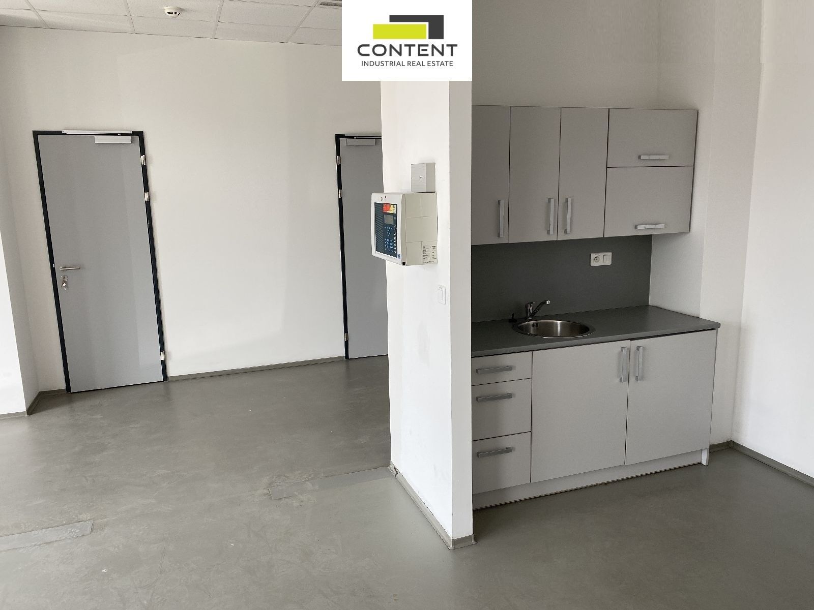 Pronájem komerčního prostoru 576 m² - foto 11