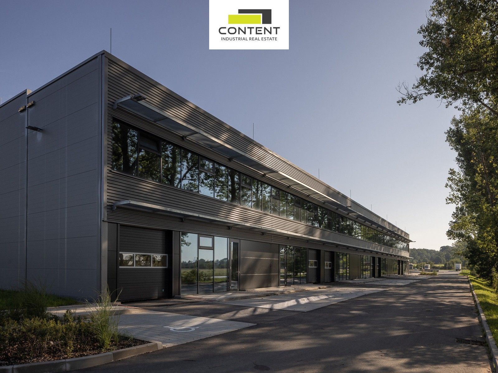 Pronájem komerčního prostoru 576 m² - foto 10