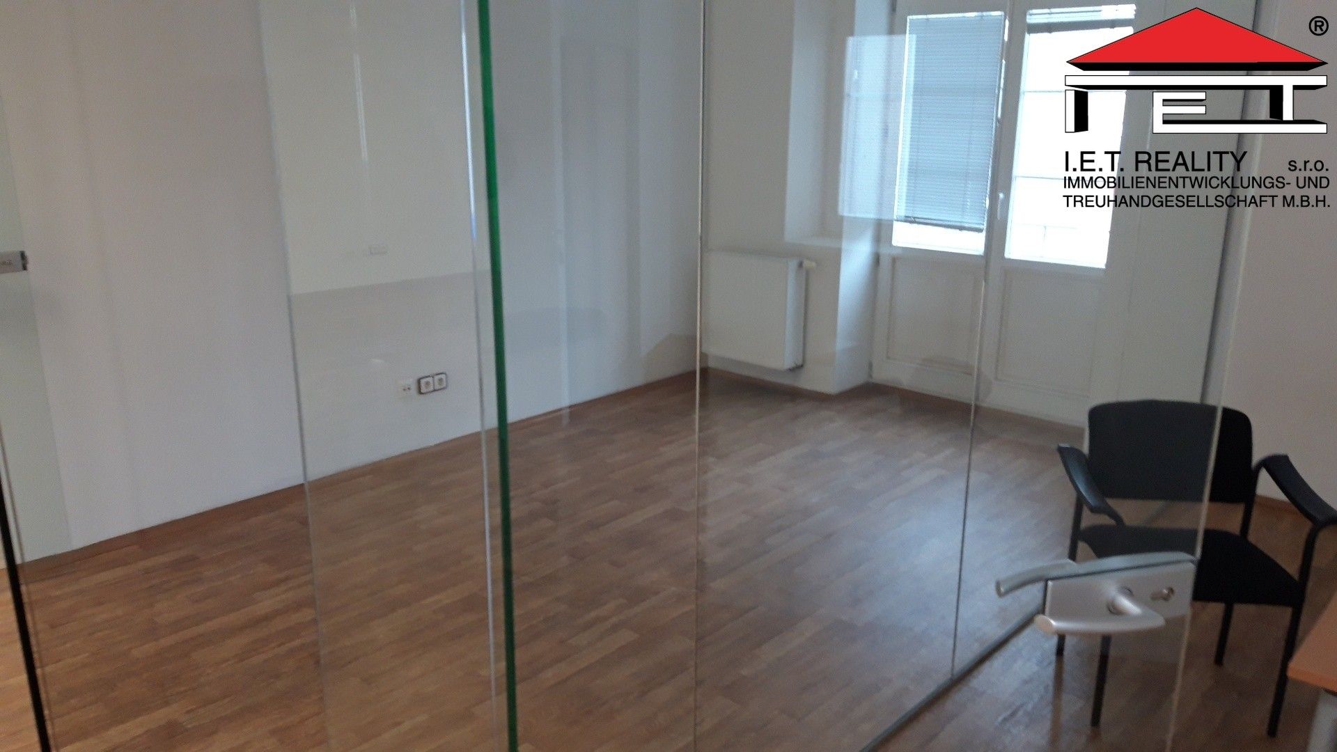 Pronájem komerčního prostoru 142 m² - foto 3