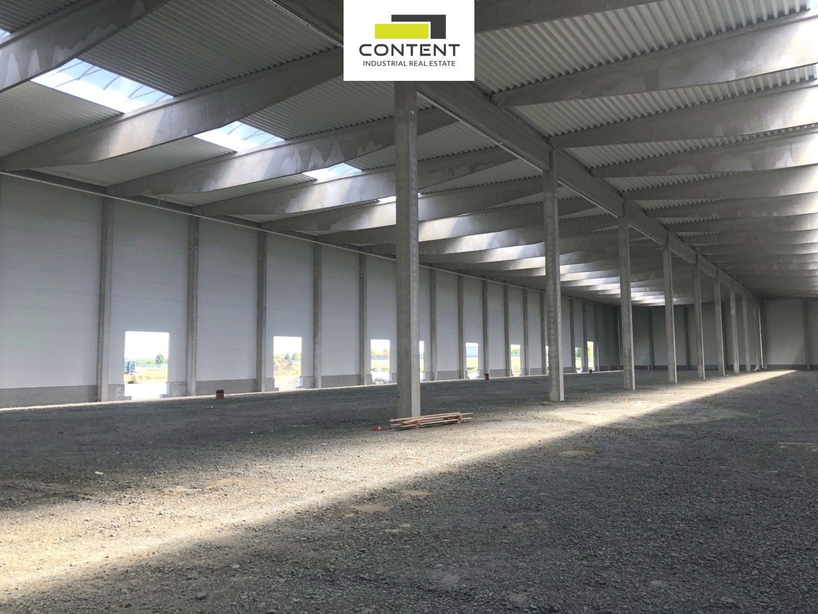 Pronájem komerčního prostoru 4000 m² - foto 9
