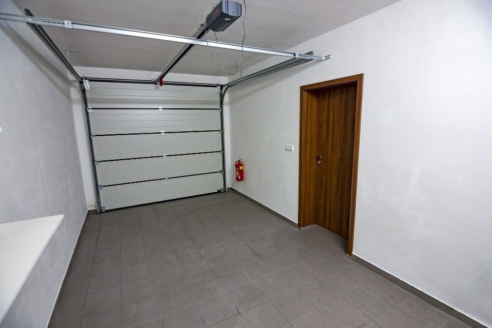Pronájem bytu 4+kk 155 m² - foto 10