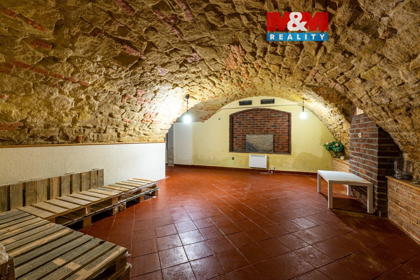 Pronájem komerčního prostoru 130 m² - foto 1