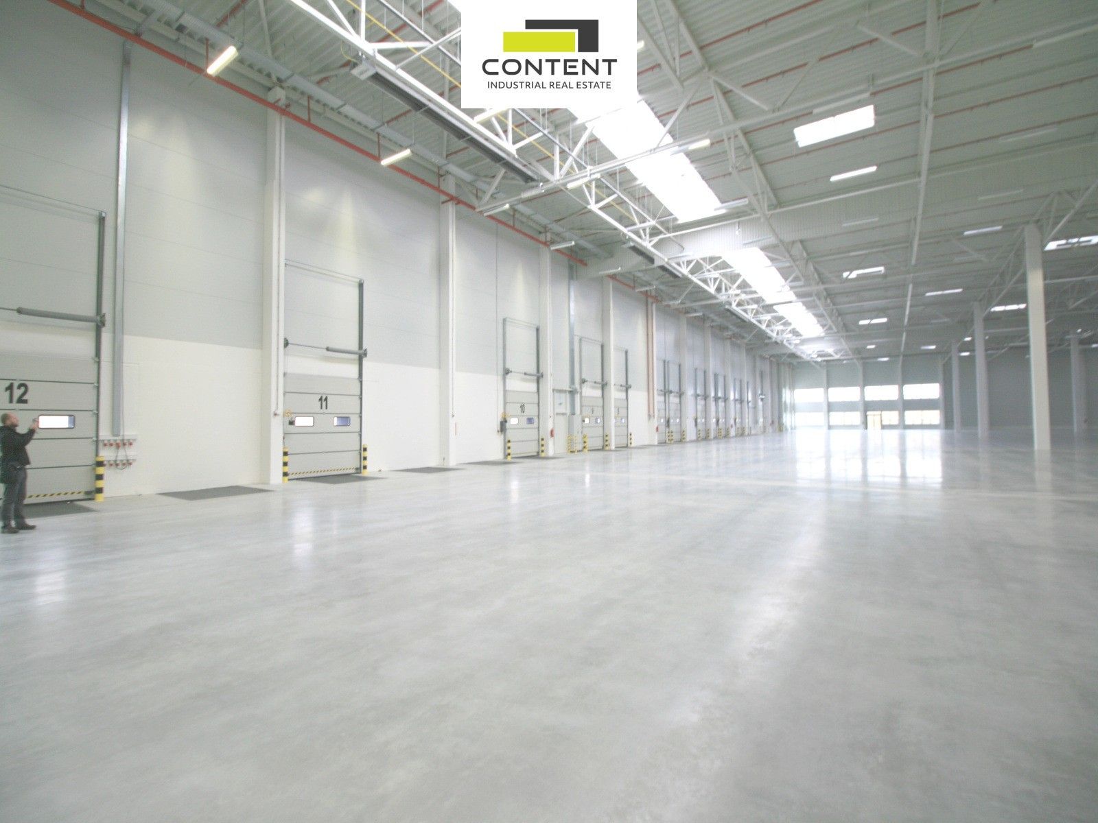 Pronájem komerčního prostoru 5872 m² - foto 2