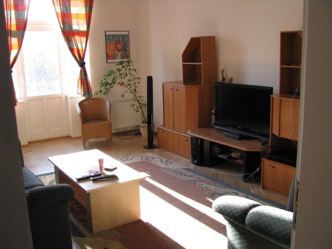 Pronájem bytu 2+1 77 m² - foto 1