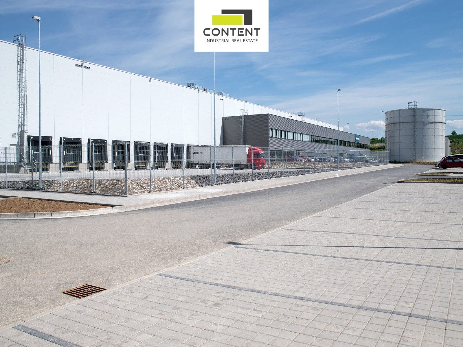Pronájem komerčního prostoru 3553 m² - foto 1