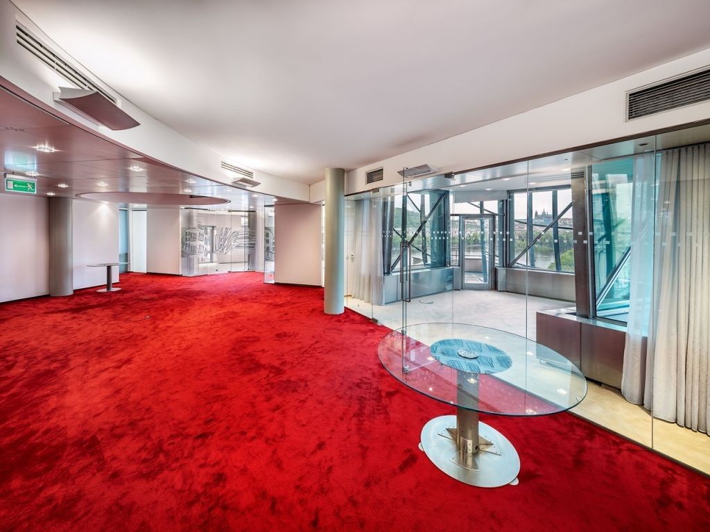 Pronájem komerčního prostoru 17000 m² - foto 6