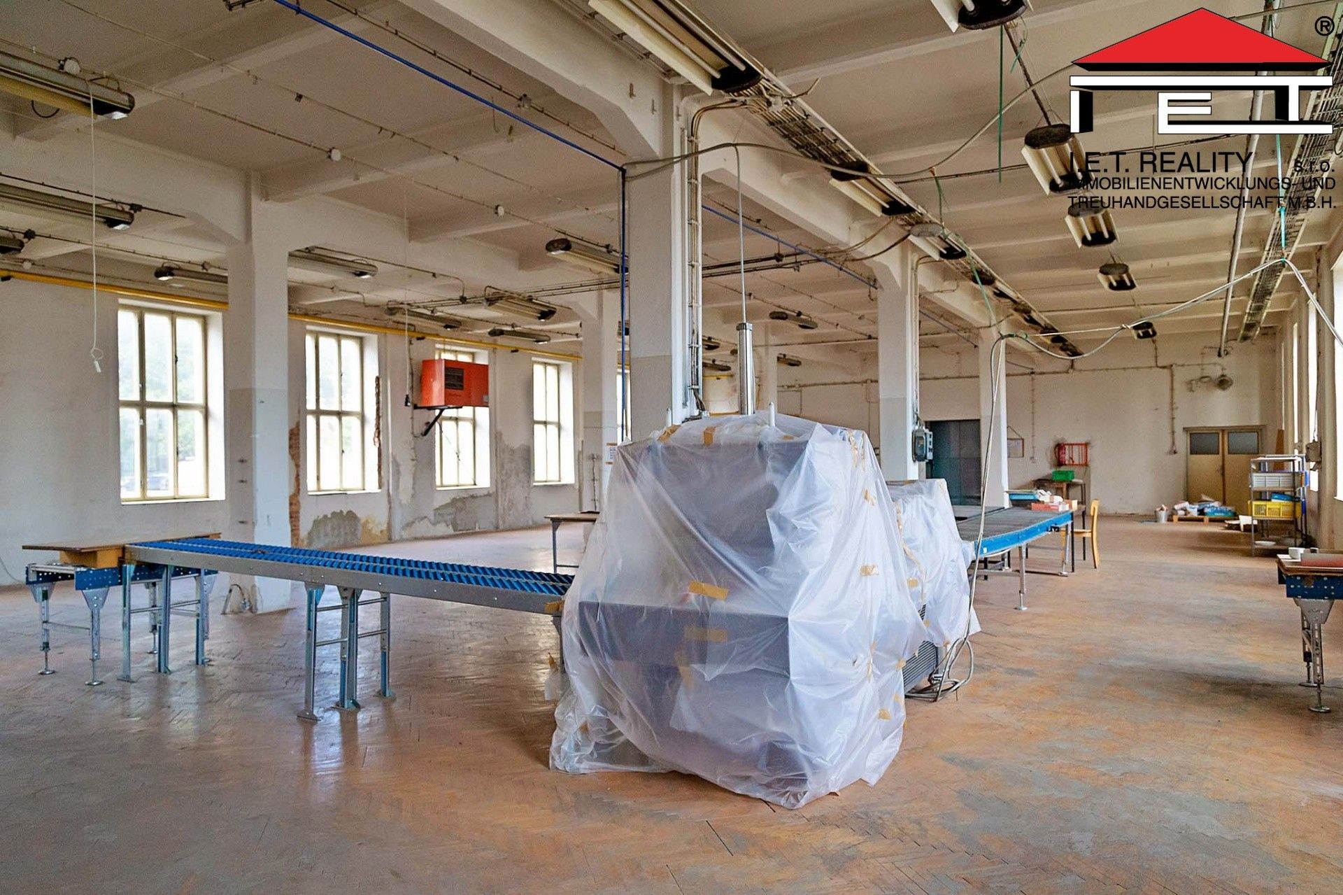 Prodej komerčního prostoru 8650 m² - foto 8