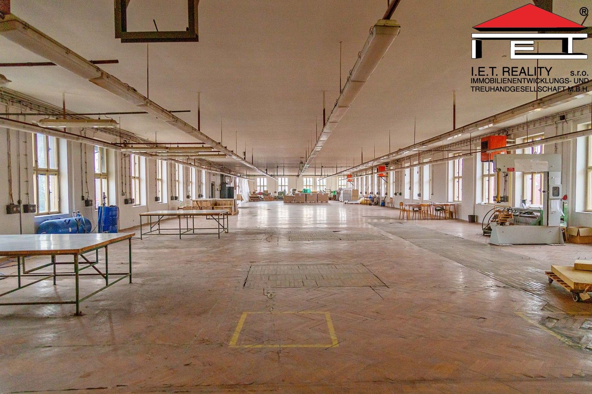 Prodej komerčního prostoru 8650 m² - foto 4