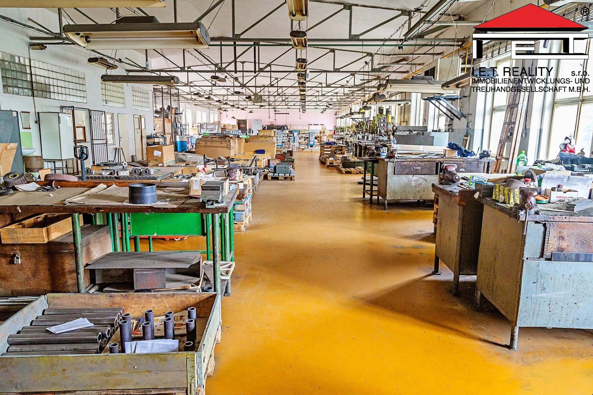Prodej komerčního prostoru 8650 m² - foto 15