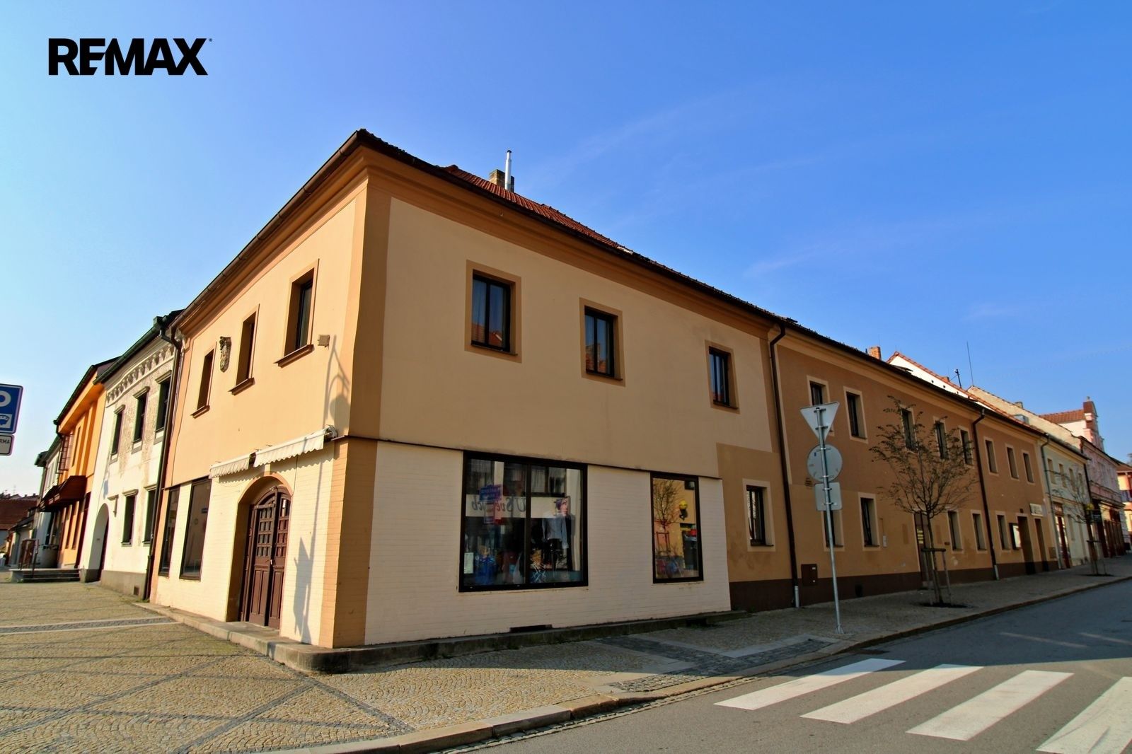 Prodej nemovitosti 460 m² - foto 3