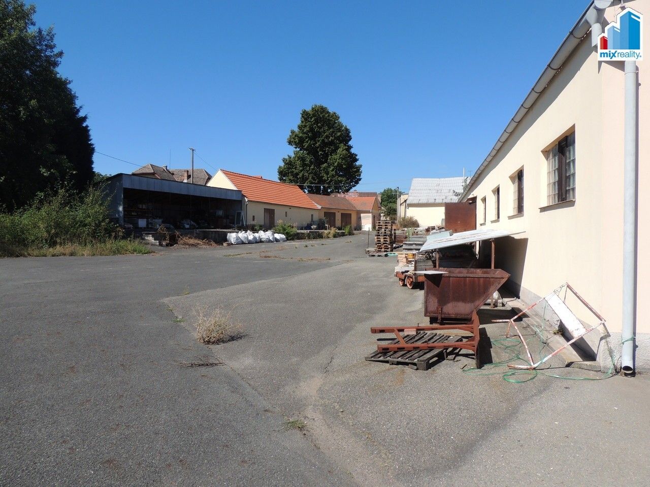 Prodej komerčního prostoru 1214 m² - foto 1