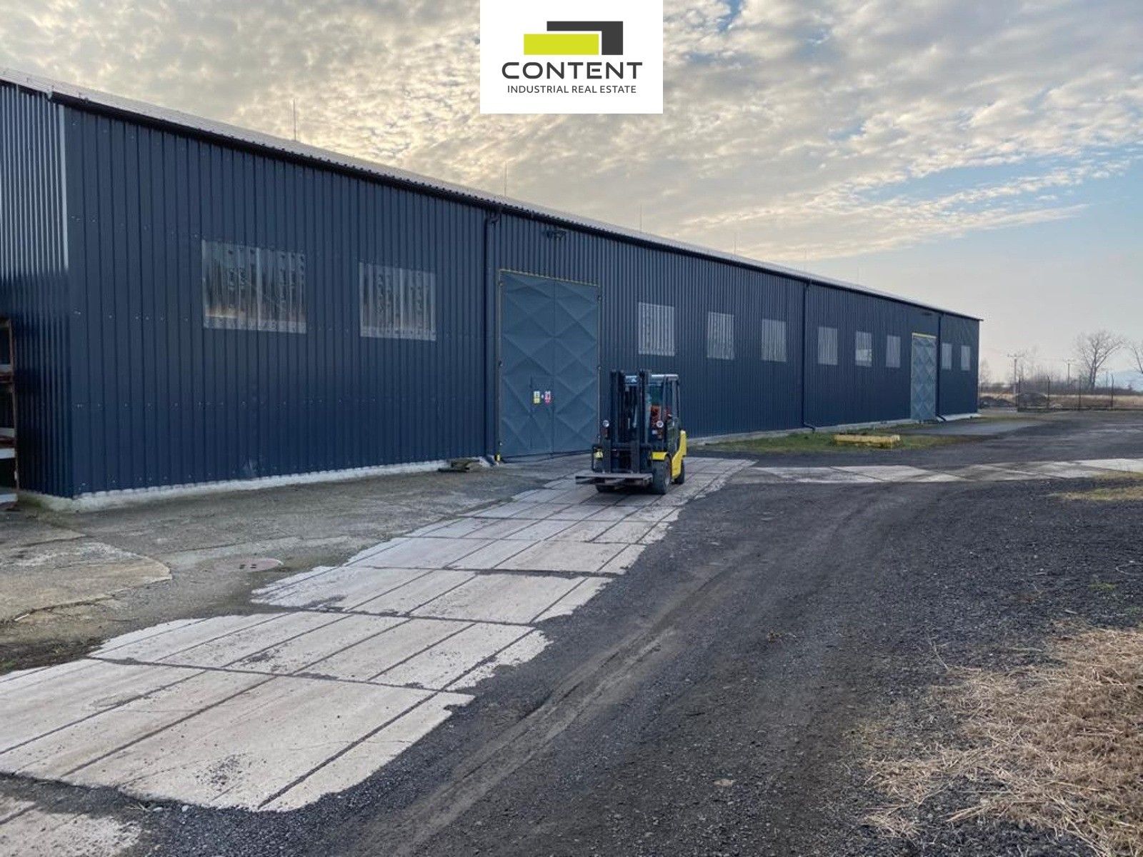 Pronájem komerčního prostoru 880 m² - foto 1