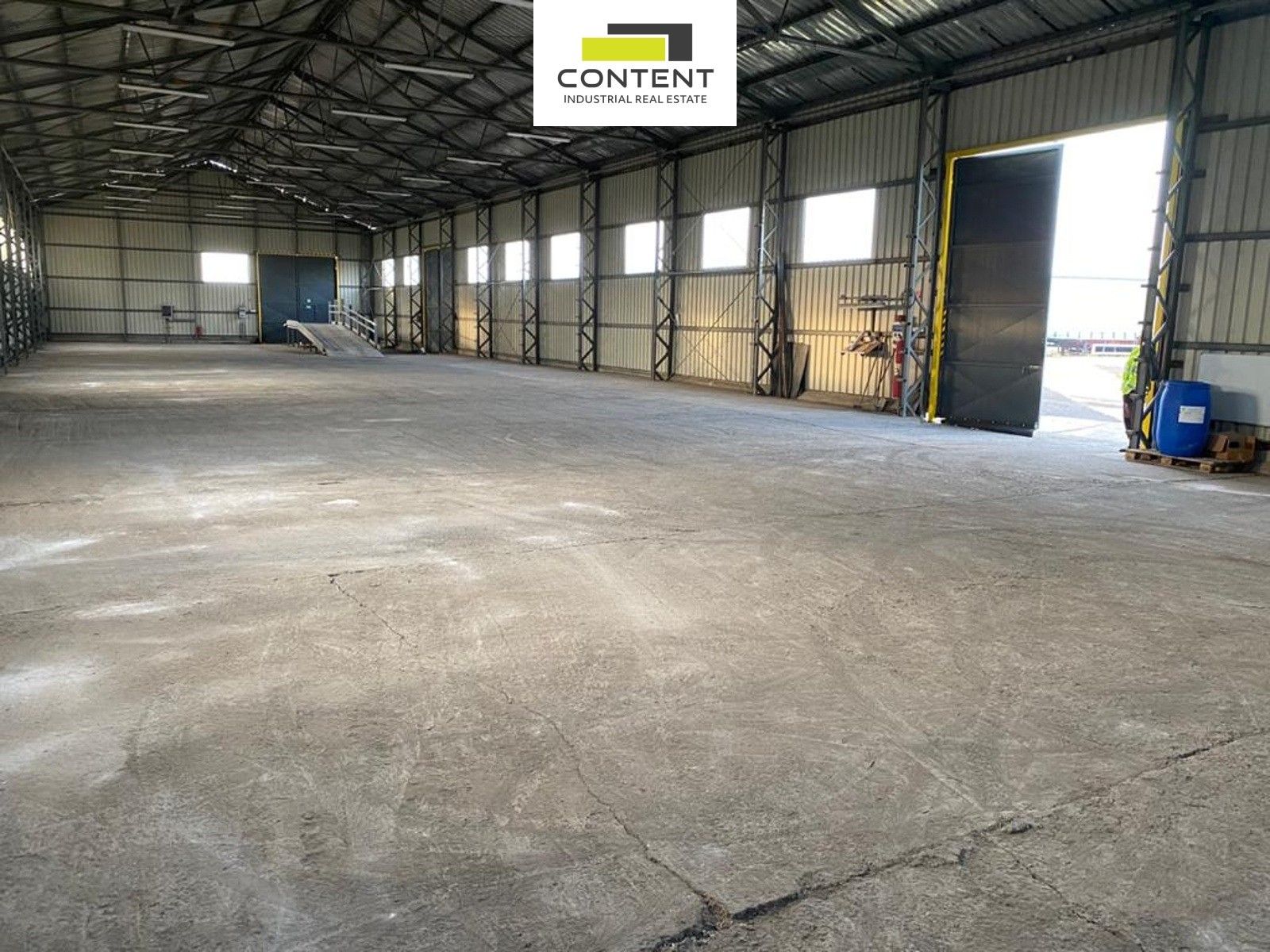 Pronájem komerčního prostoru 880 m² - foto 4