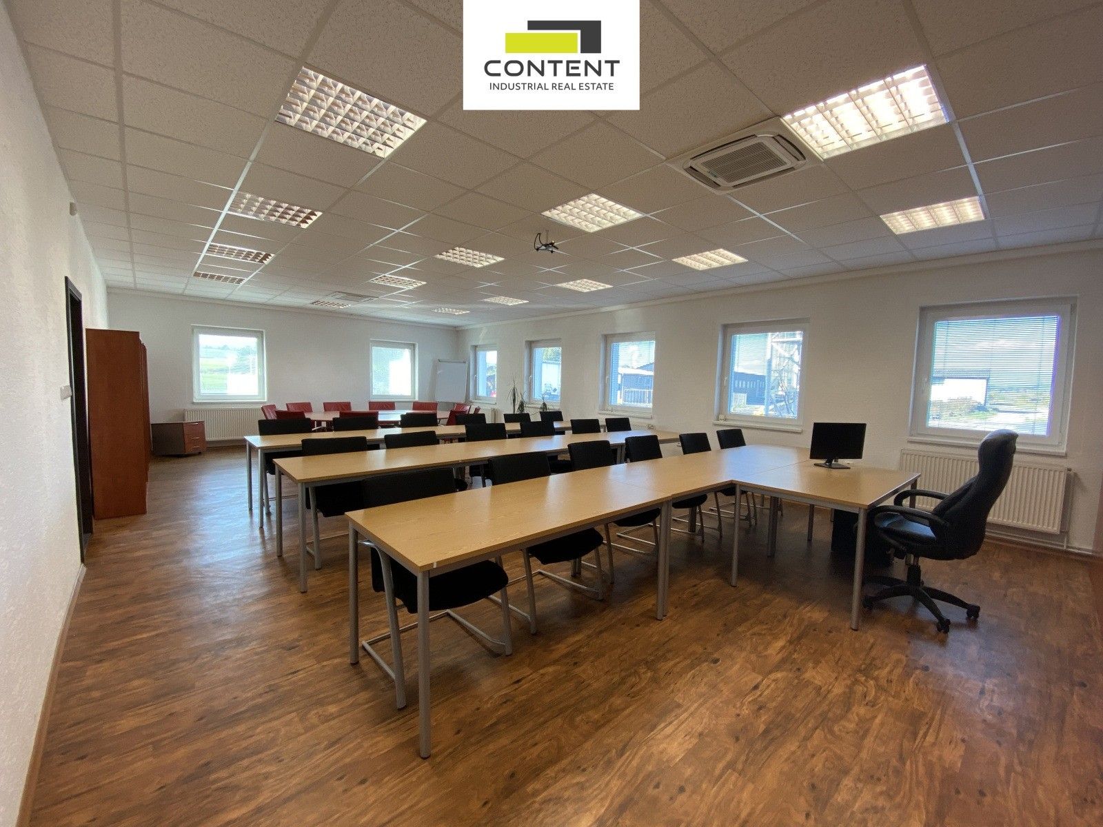 Pronájem komerčního prostoru 880 m² - foto 12