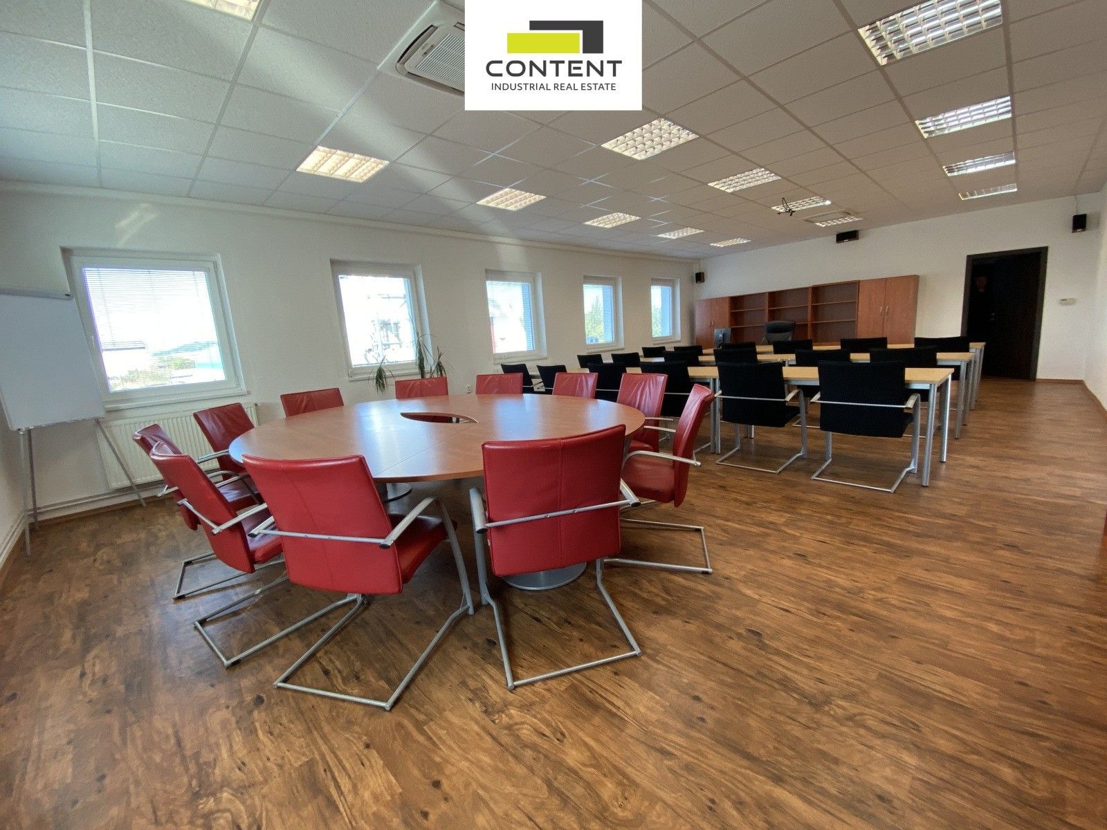 Pronájem komerčního prostoru 880 m² - foto 13