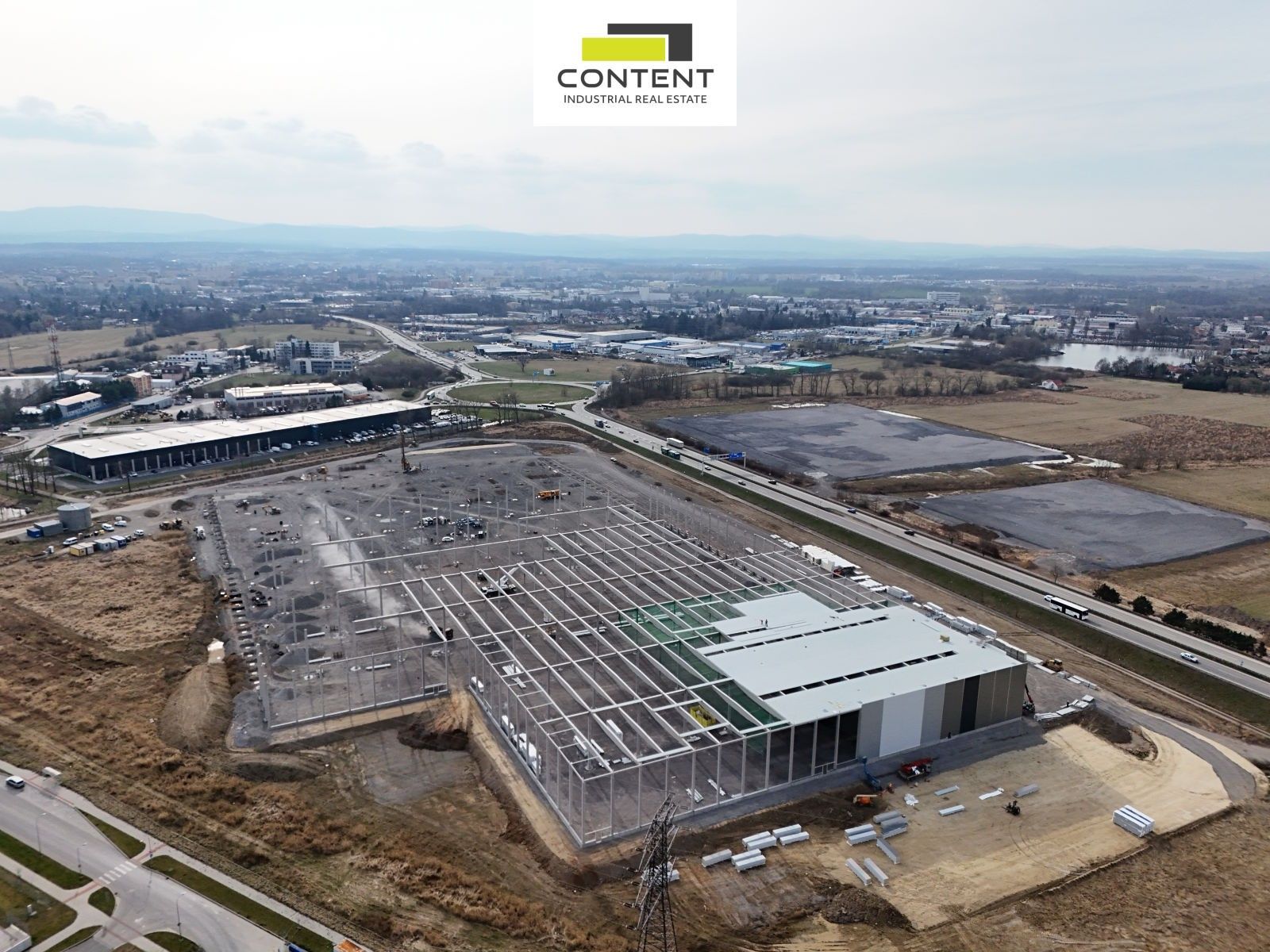 Pronájem komerčního prostoru 5920 m² - foto 6