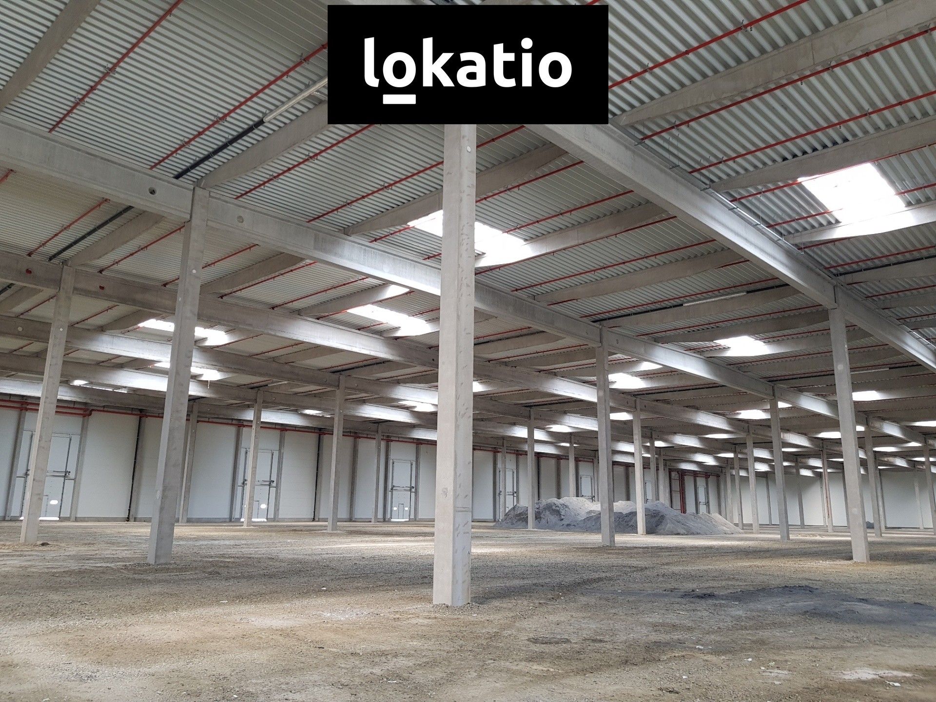 Pronájem komerčního prostoru 97421 m² - foto 4