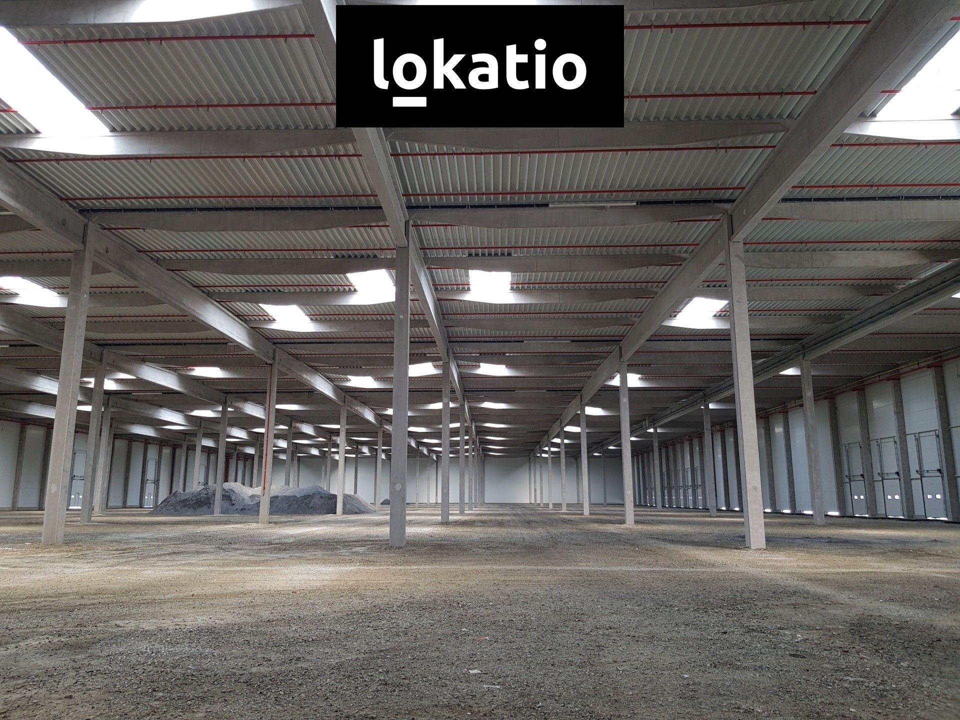 Pronájem komerčního prostoru 97421 m² - foto 16