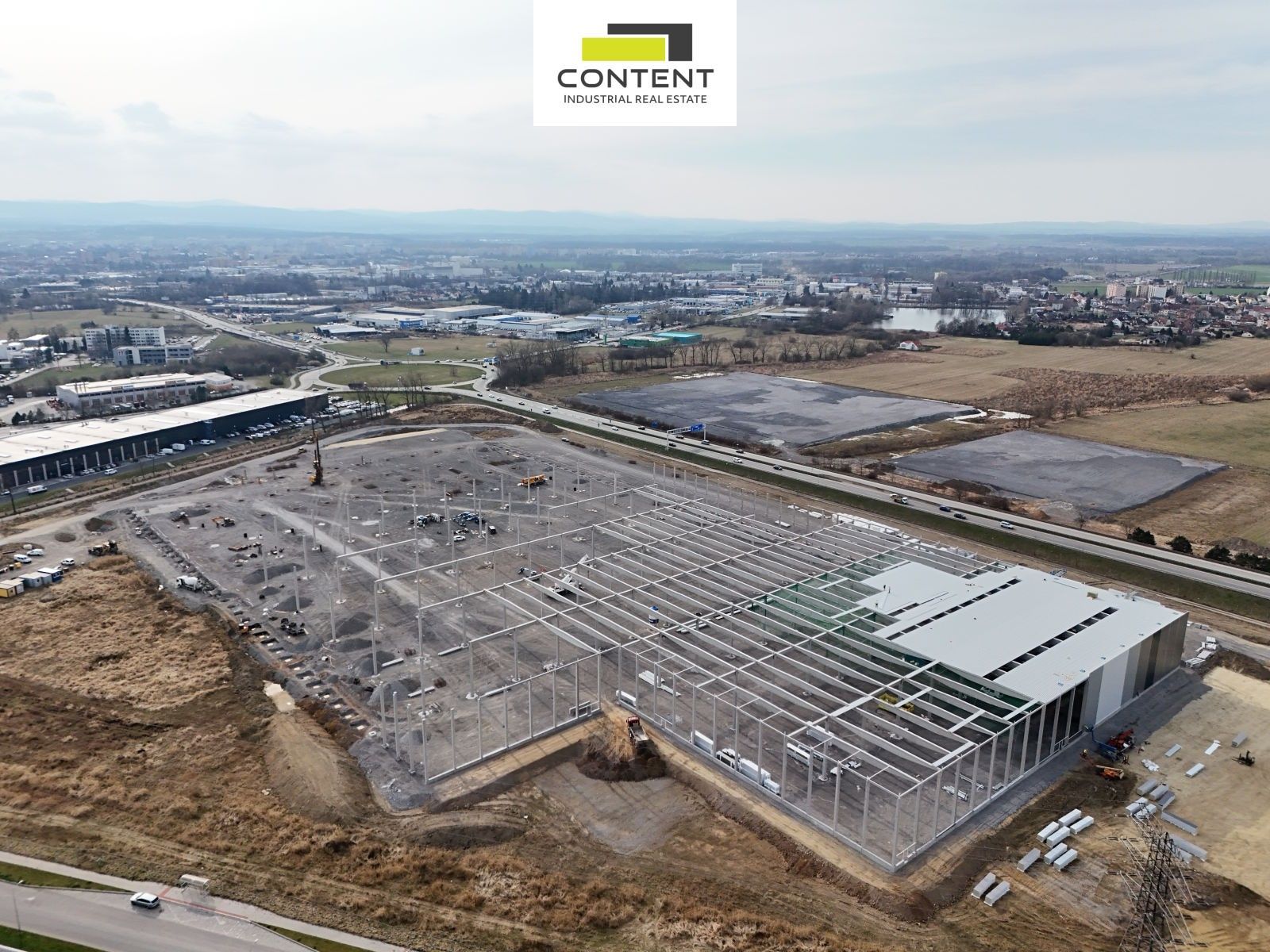 Pronájem komerčního prostoru 24000 m² - foto 4