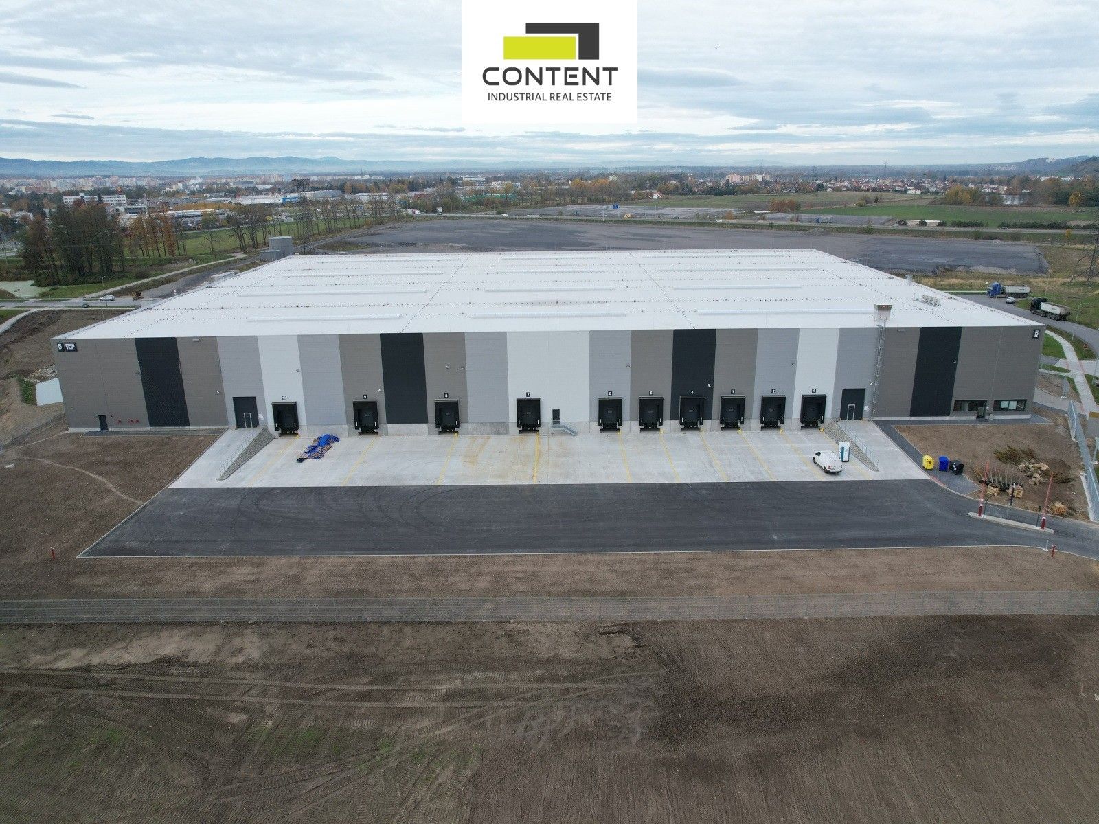 Pronájem komerčního prostoru 24000 m² - foto 3