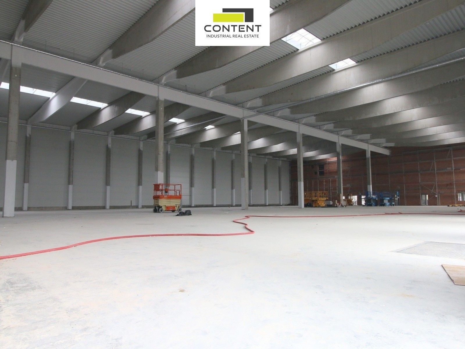 Pronájem komerčního prostoru 24000 m² - foto 12