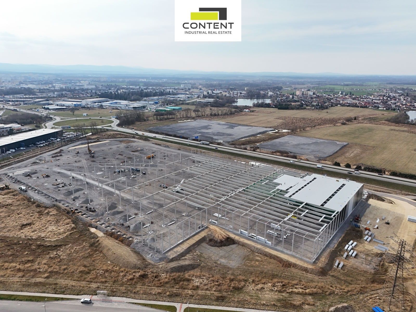 Pronájem komerčního prostoru 24000 m² - foto 9