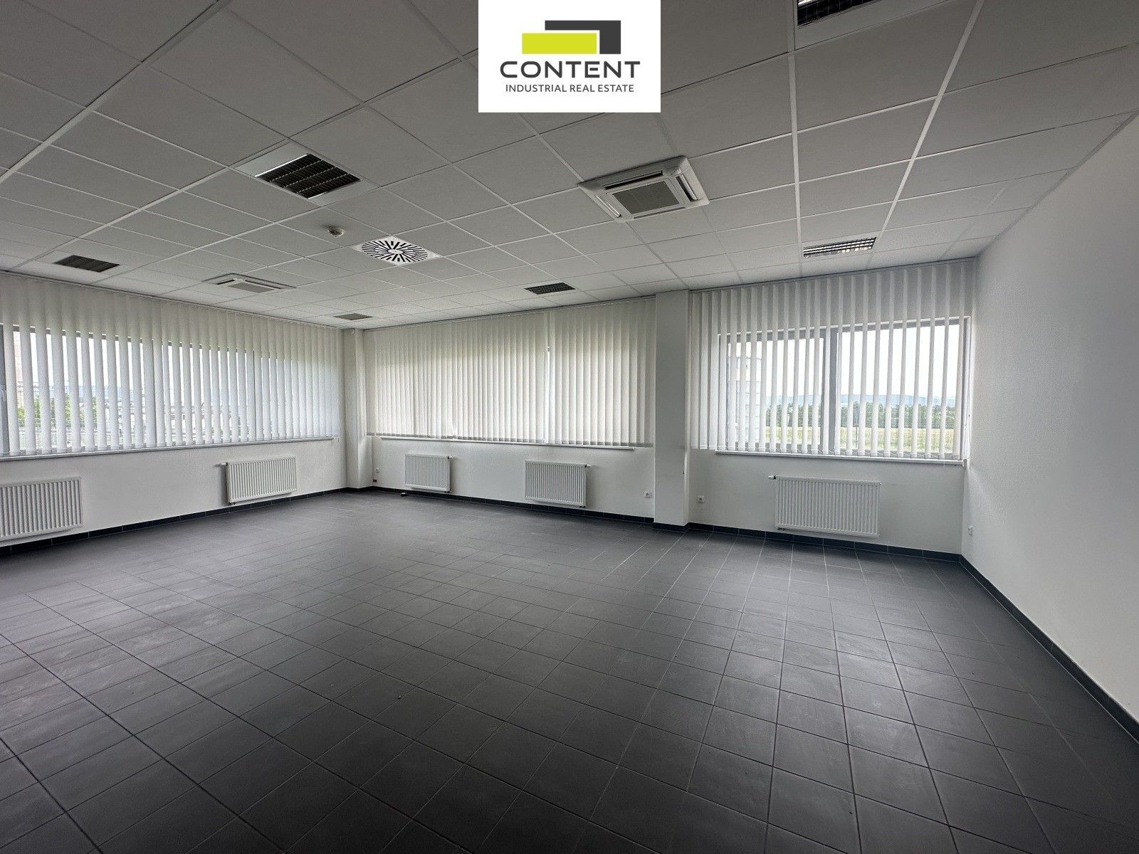 Pronájem komerčního prostoru 24000 m² - foto 19