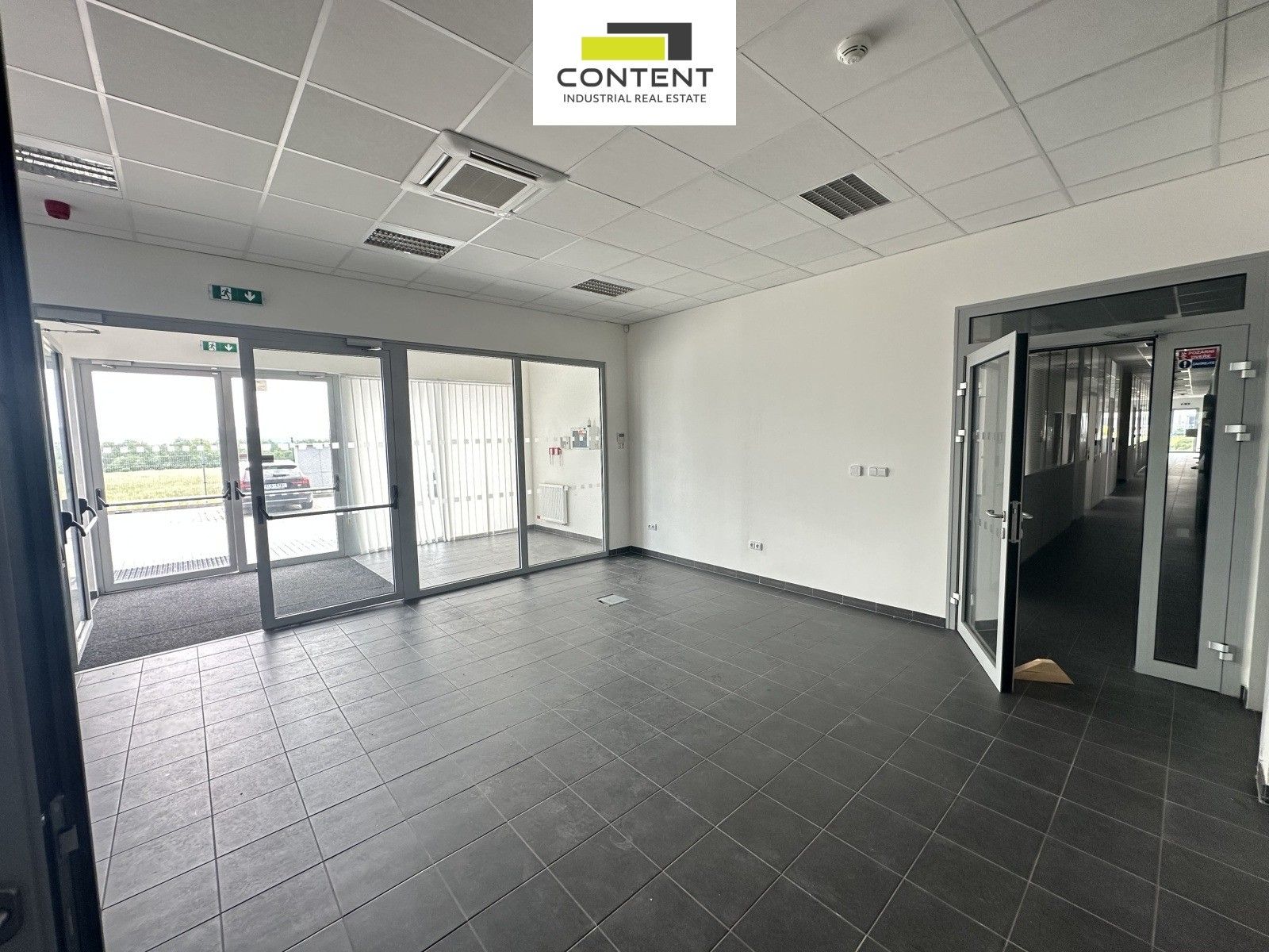 Pronájem komerčního prostoru 24000 m² - foto 17
