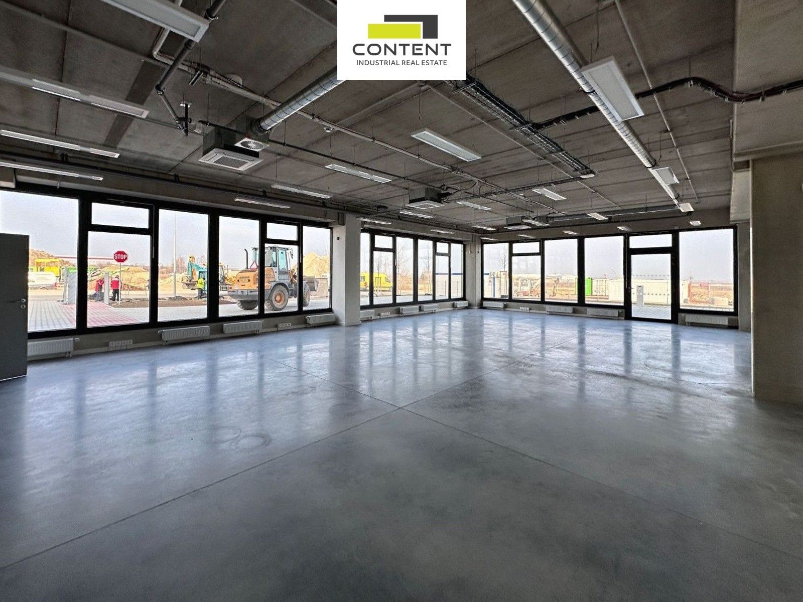 Pronájem komerčního prostoru 2460 m² - foto 2