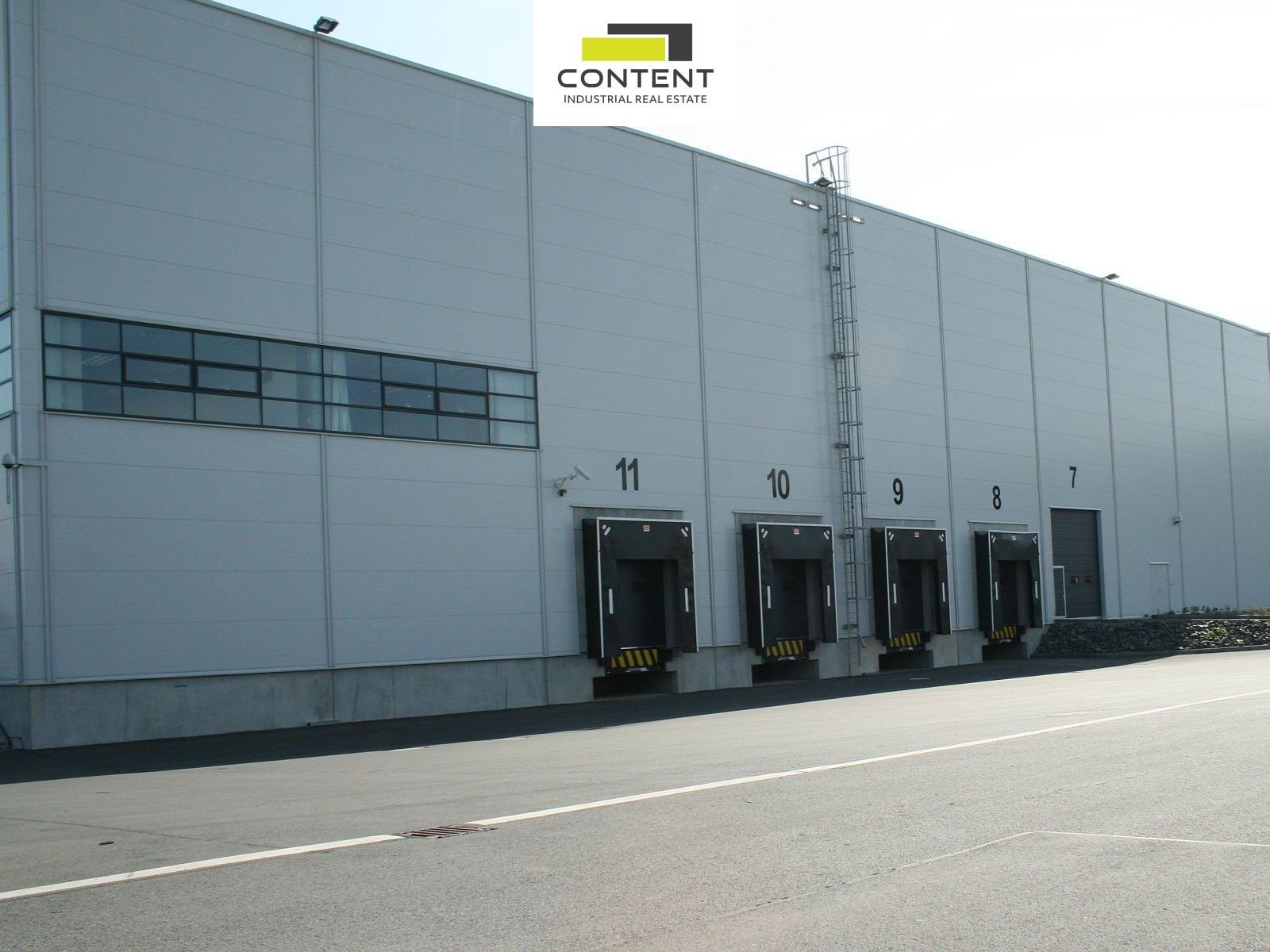 Pronájem komerčního prostoru 11000 m² - foto 1
