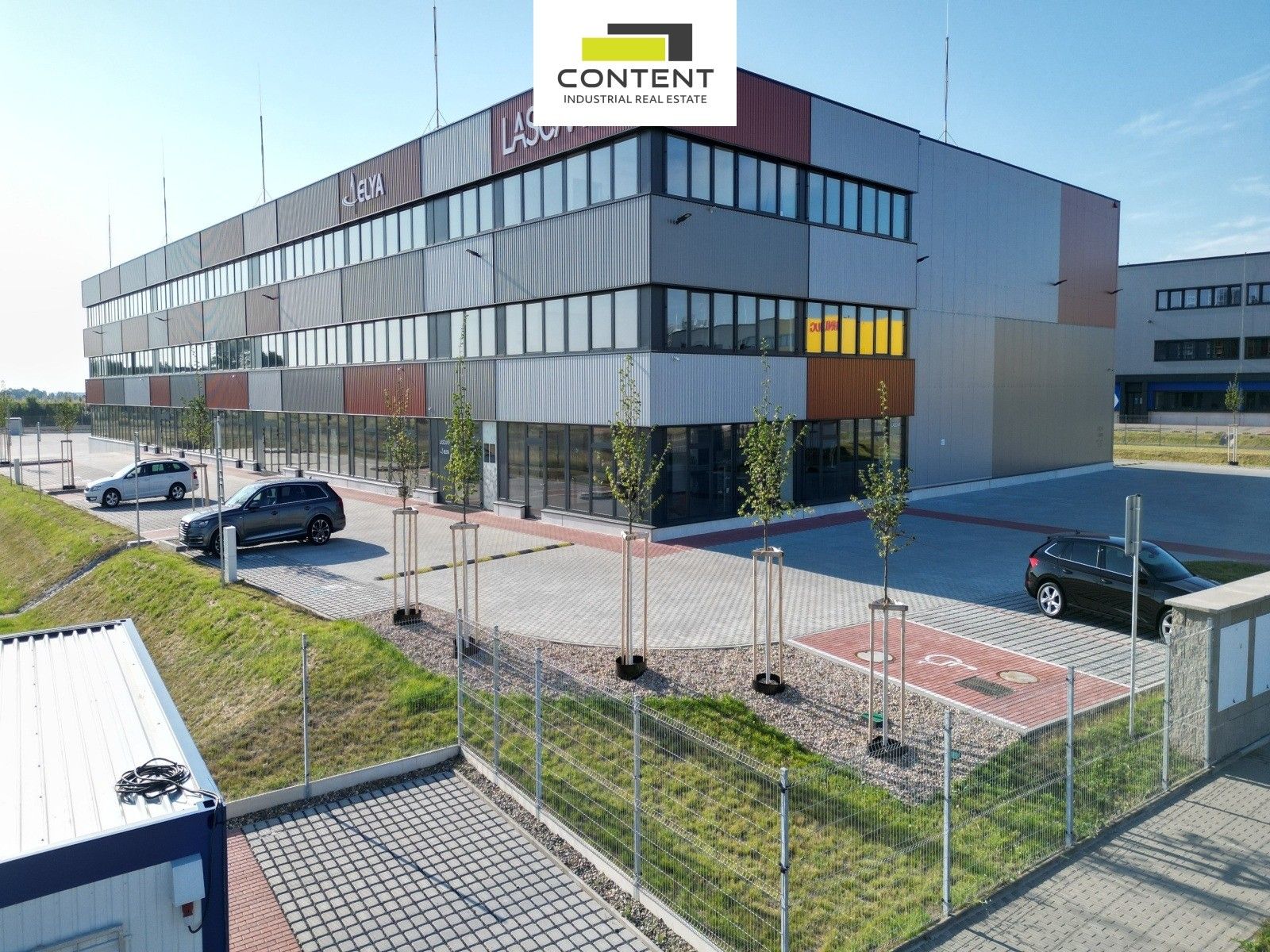 Pronájem komerčního prostoru 2460 m² - foto 11