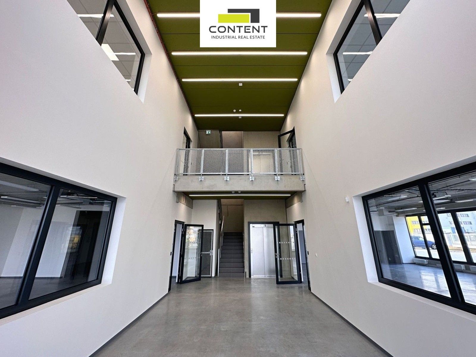 Pronájem komerčního prostoru 2460 m² - foto 12
