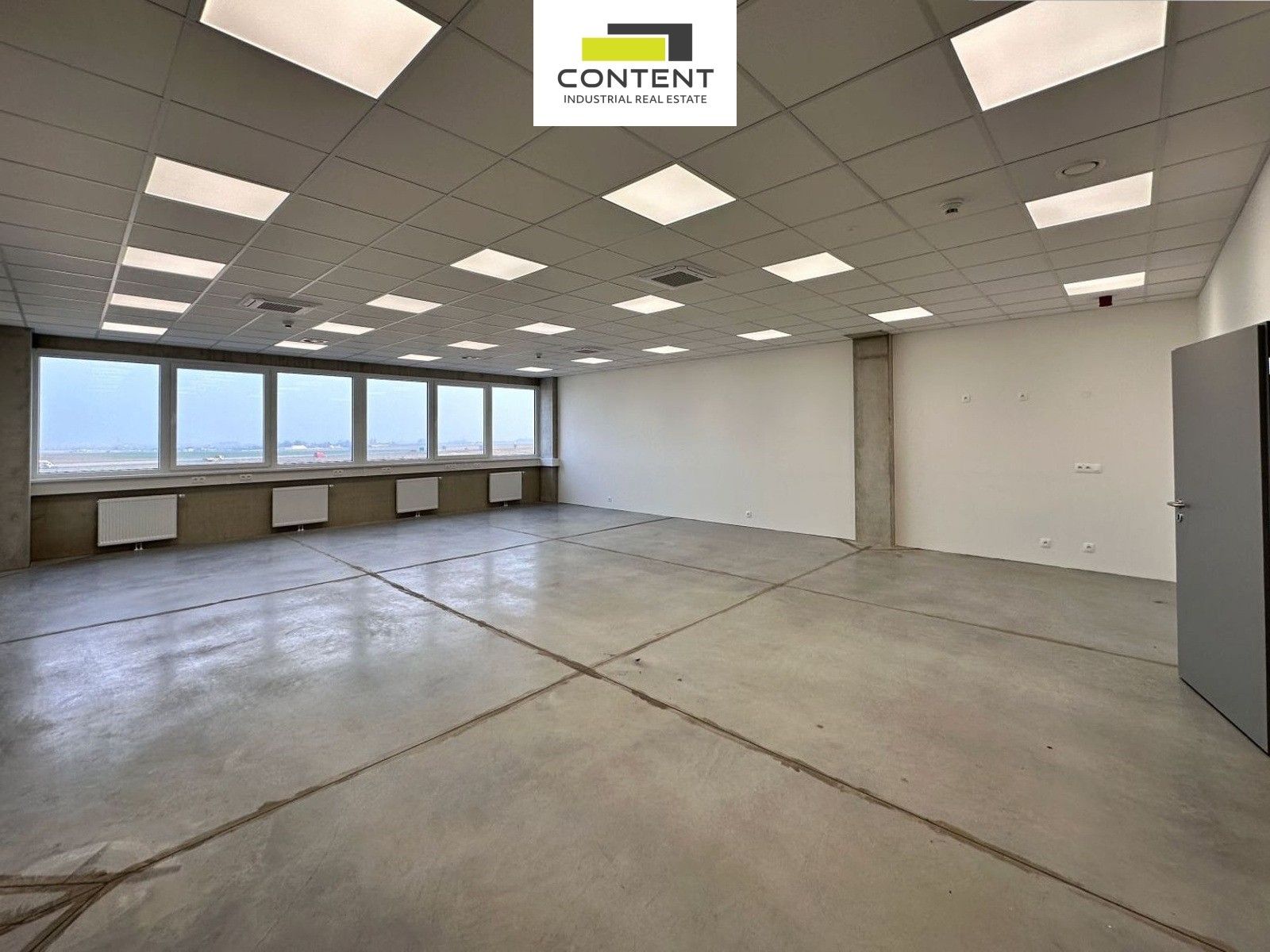 Pronájem komerčního prostoru 2460 m² - foto 24