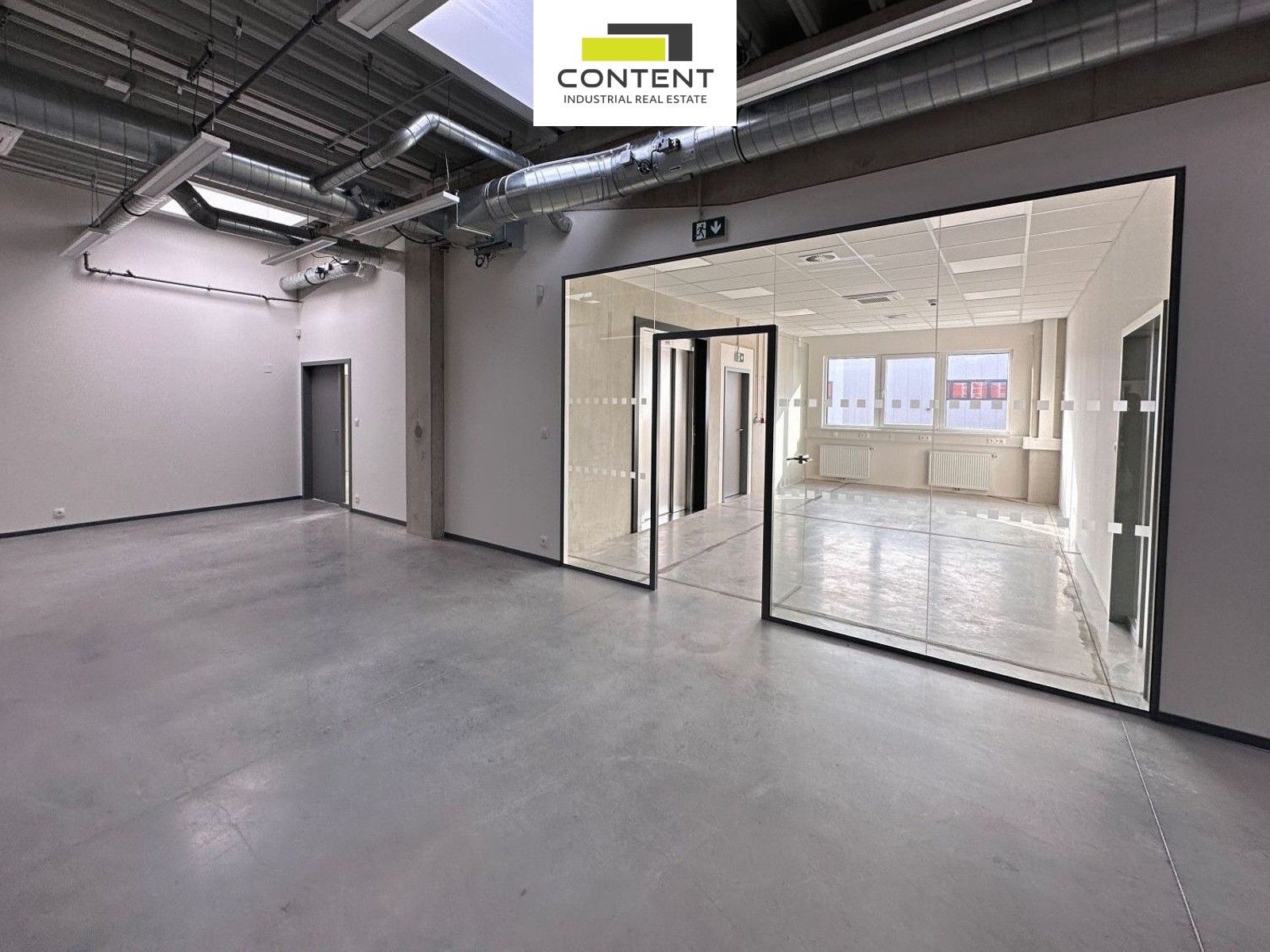 Pronájem komerčního prostoru 2460 m² - foto 22