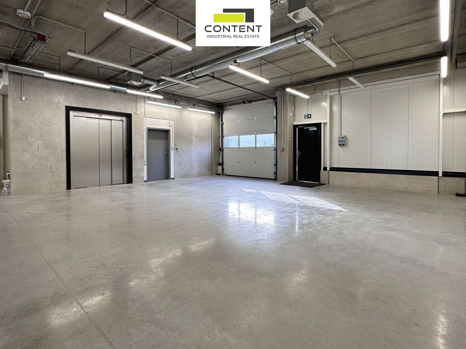 Pronájem komerčního prostoru 2460 m² - foto 20